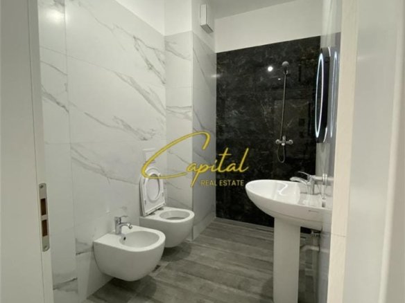 ZYRE ME QERA 70 M2 KOMUNA E PARISIT 70.000 LEKE