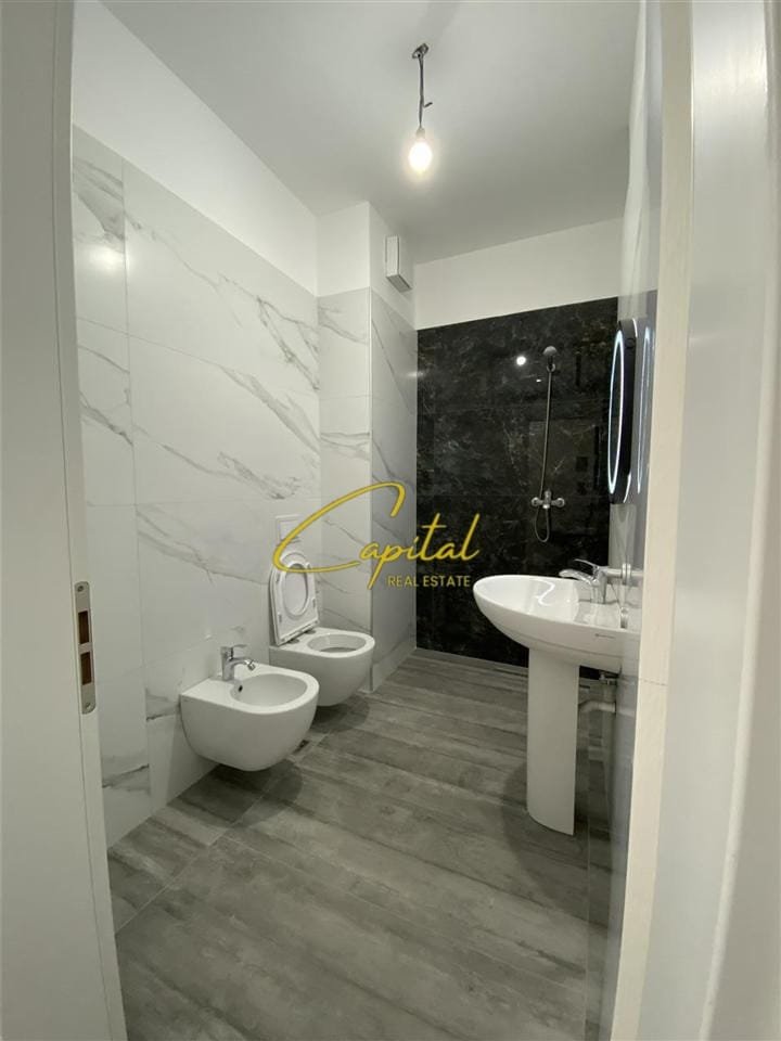ZYRE ME QERA 70 M2 KOMUNA E PARISIT 70.000 LEKE