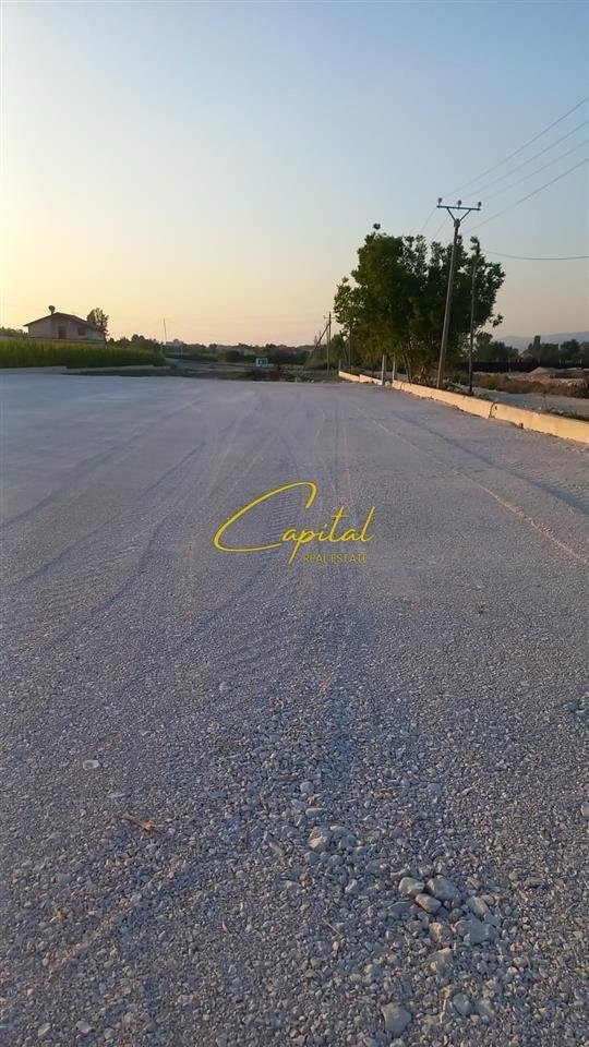 TOKE ME QERA 3000 M2 MEZEZ 100.000 LEKE