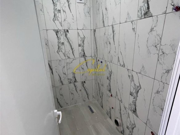 ZYRE ME QERA 90 M2 PAZARI I RI 80.000 LEKE