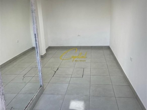 ZYRE ME QERA 90 M2 PAZARI I RI 80.000 LEKE