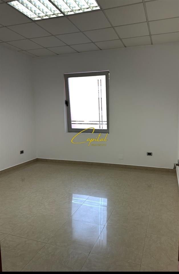 AMBIENT BIZNESI ME QERA 100 M2 ISH BLLOKU 1000 EURO
