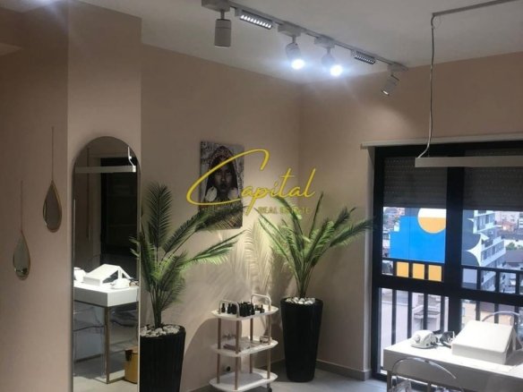 ZYRE ME QERA 120 M2 RRUGA E DIBRES 750 EURO