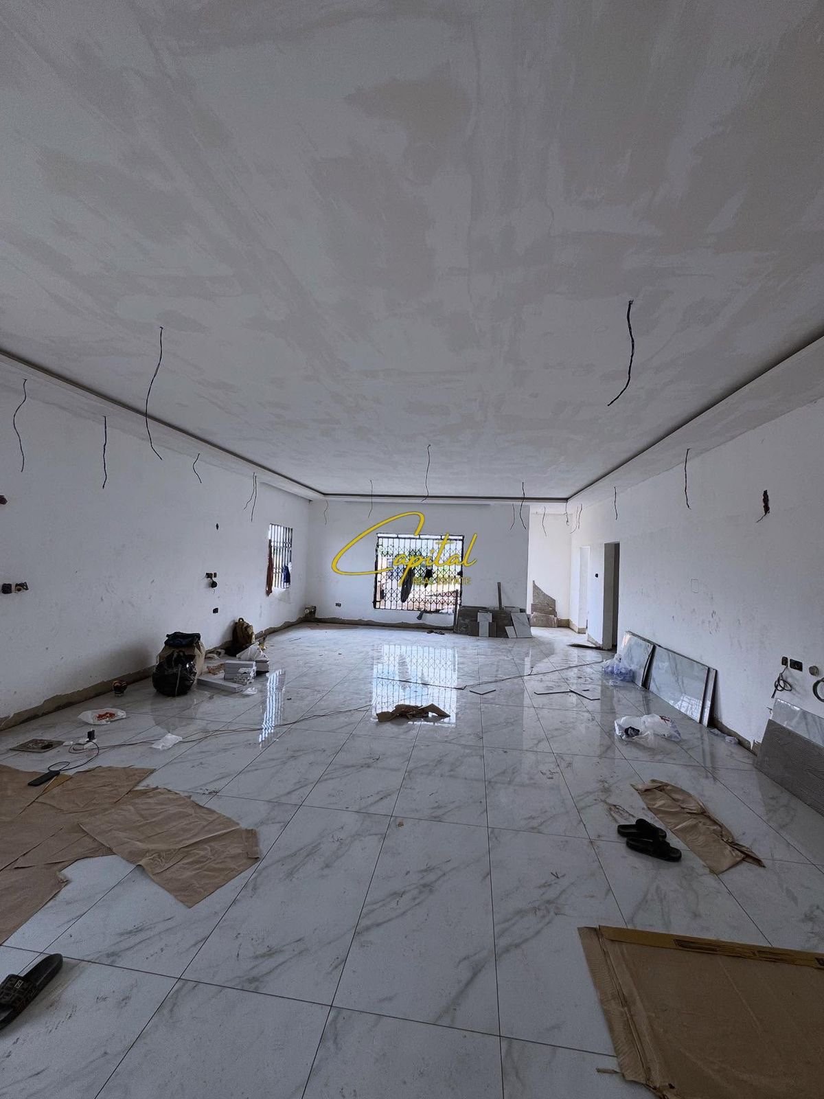 AMBIENT BIZNESI ME QERA 65 M2 ZOGU I ZI 60.000 LEKE