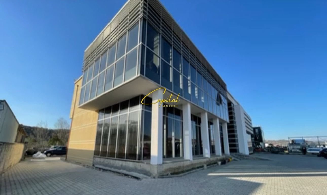 AMBIENT BIZNESI NE SHITJE 1800 M2 AUTOSTRADA TR-DR 2.500.000 EURO
