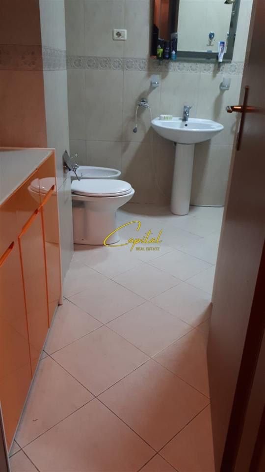 WhatsApp Image 2025-12-12 at 11.05.04 AM APARTAMENT ME QERA 1+1 ISH BLLOKU 70.000 LEKE