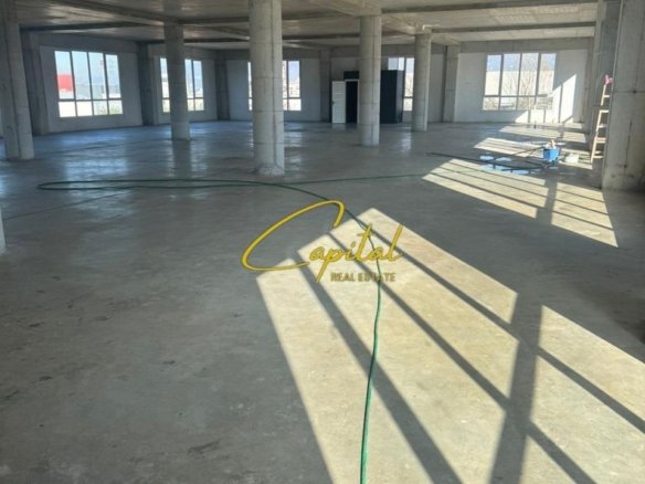 MAGAZINE ME QERA 2.900 M2 KASHAR 13.000 EURO