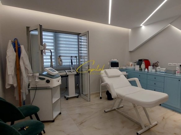 KLINIKE ESTETIKE ME QERA 70 M2 QENDER 2.500 EURO