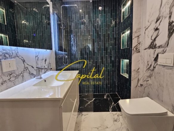 APARTAMENT ME QERA 2+1 QENDER 1.400 EURO