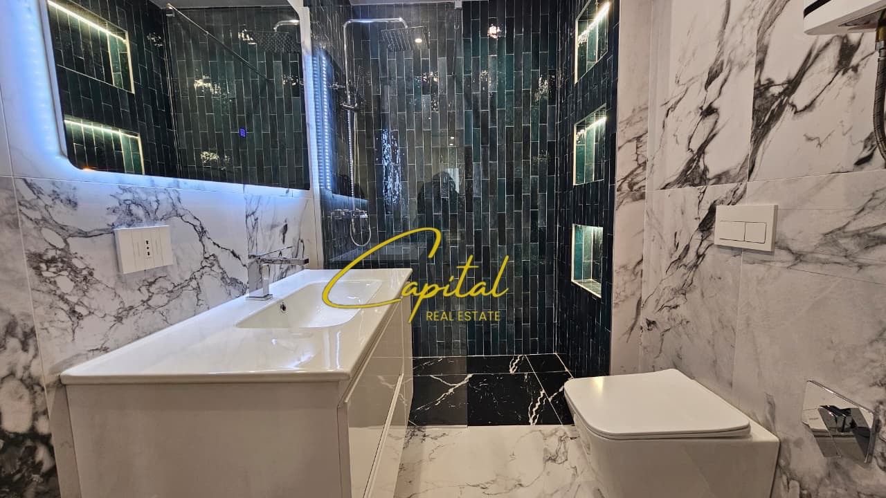 APARTAMENT ME QERA 2+1 QENDER 1.400 EURO