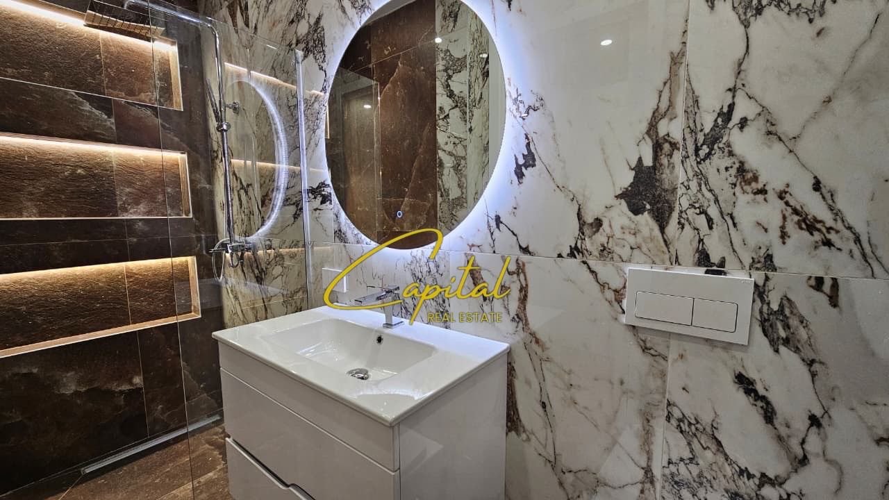 APARTAMENT ME QERA 2+1 QENDER 1.400 EURO