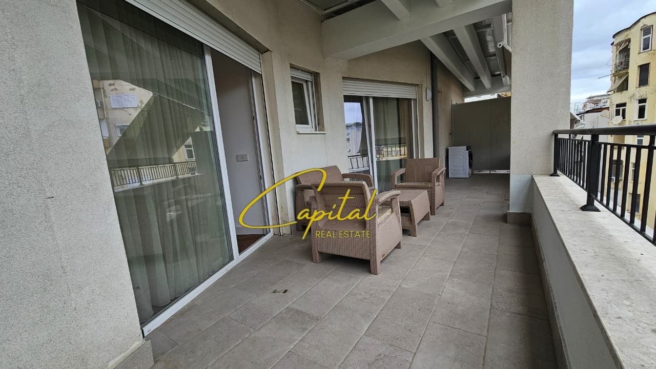 APARTAMENT ME QERA 2+1 QENDER 1.400 EURO