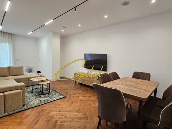 APARTAMENT ME QERA 2+1 QENDER 1.400 EURO