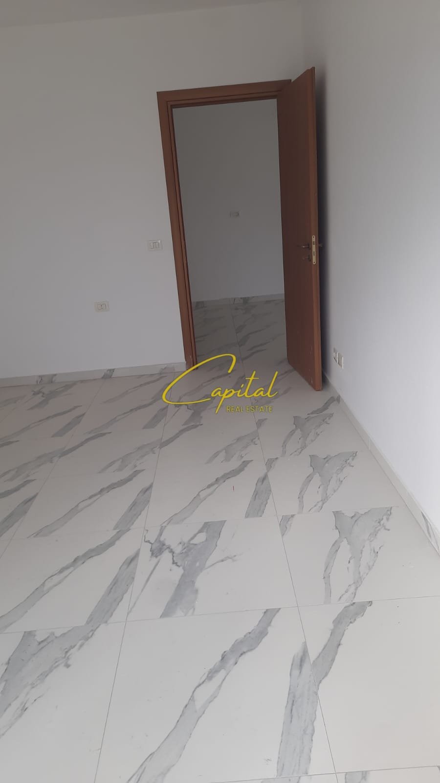 ZYRE ME QERA 119 M2 KOMBINAT 400 EURO