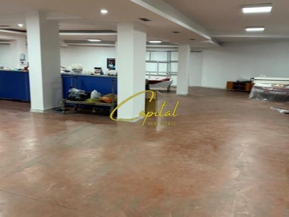 AMBIENT BIZNESI ME QERA 450 M2 RRUGA JORDAN MISJA 2.800 EURO