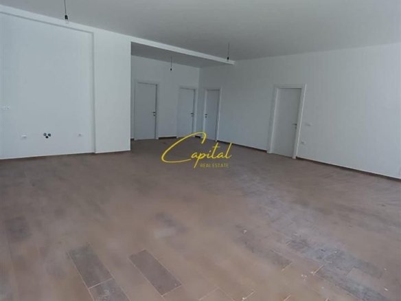 ZYRE ME QERA 140 M2 XHAMLLIKU 95.000 LEKE