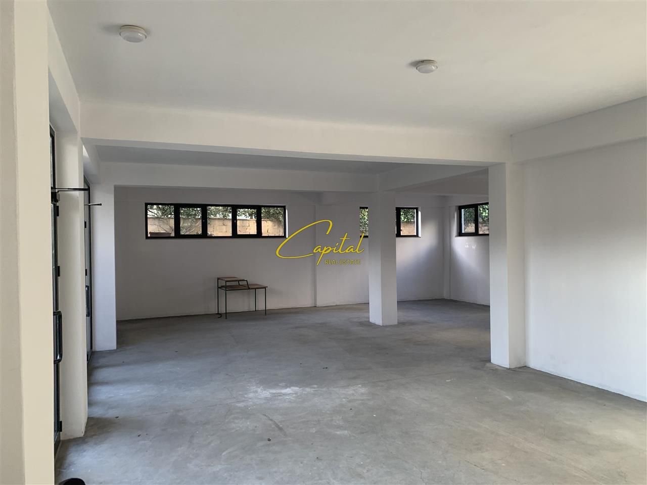 WhatsApp Image 2025-12-17 at 3.11.32 PM (2) AMBIENT BIZNESI ME QERA 280 M2 DON BOSKO 2000 EURO