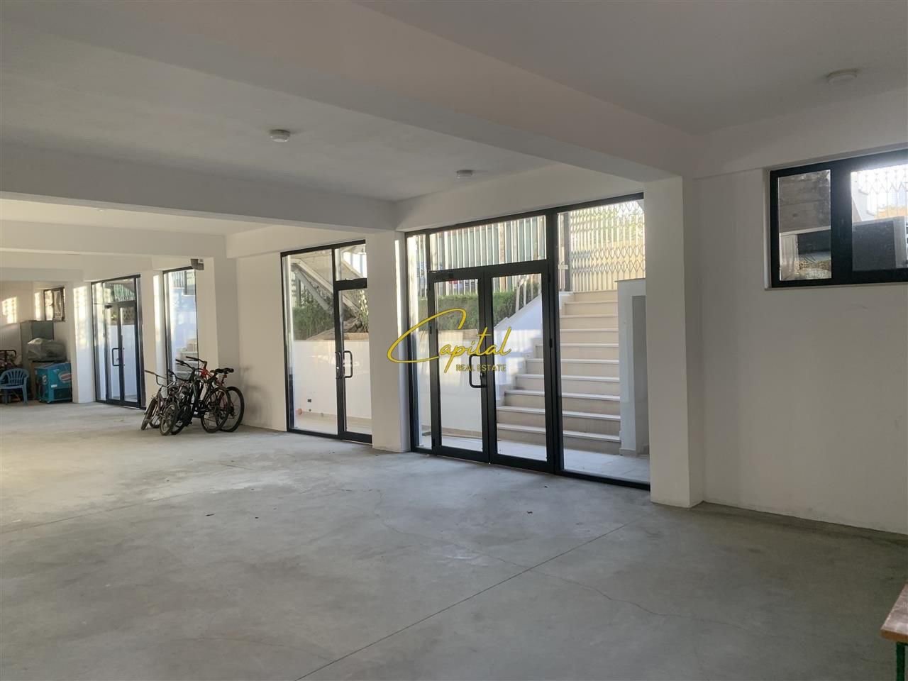 WhatsApp Image 2025-12-17 at 3.11.32 PM AMBIENT BIZNESI ME QERA 280 M2 DON BOSKO 2000 EURO
