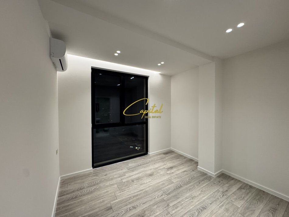 WhatsApp Image 2025-12-17 at 3.36.54 PM ZYRE ME QERA 104 M2 REZIDENCA GOLDEN TOWER 1.100 EURO