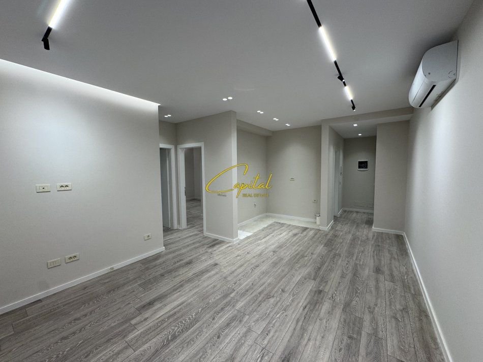 WhatsApp Image 2025-12-17 at 3.36.55 PM (1) ZYRE ME QERA 104 M2 REZIDENCA GOLDEN TOWER 1.100 EURO