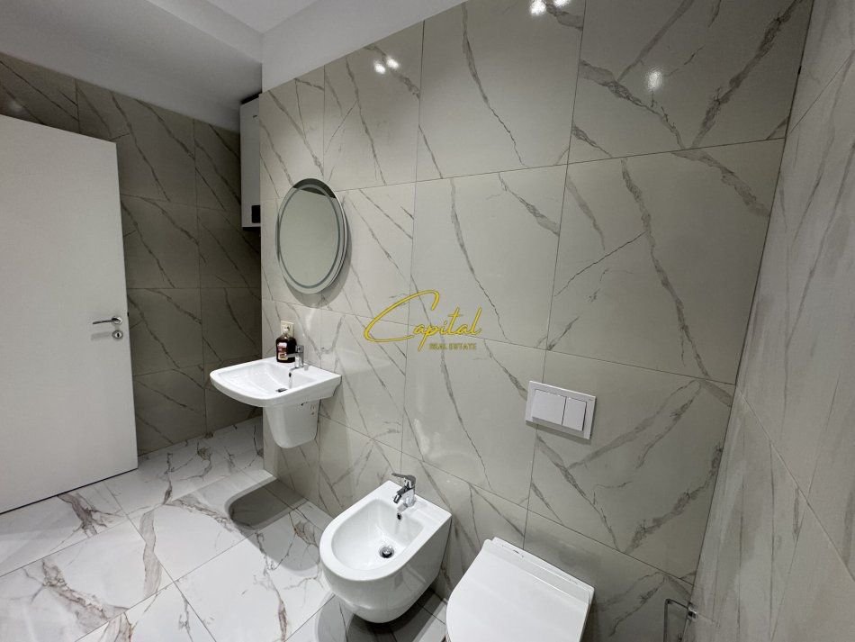 WhatsApp Image 2025-12-17 at 3.36.55 PM ZYRE ME QERA 104 M2 REZIDENCA GOLDEN TOWER 1.100 EURO