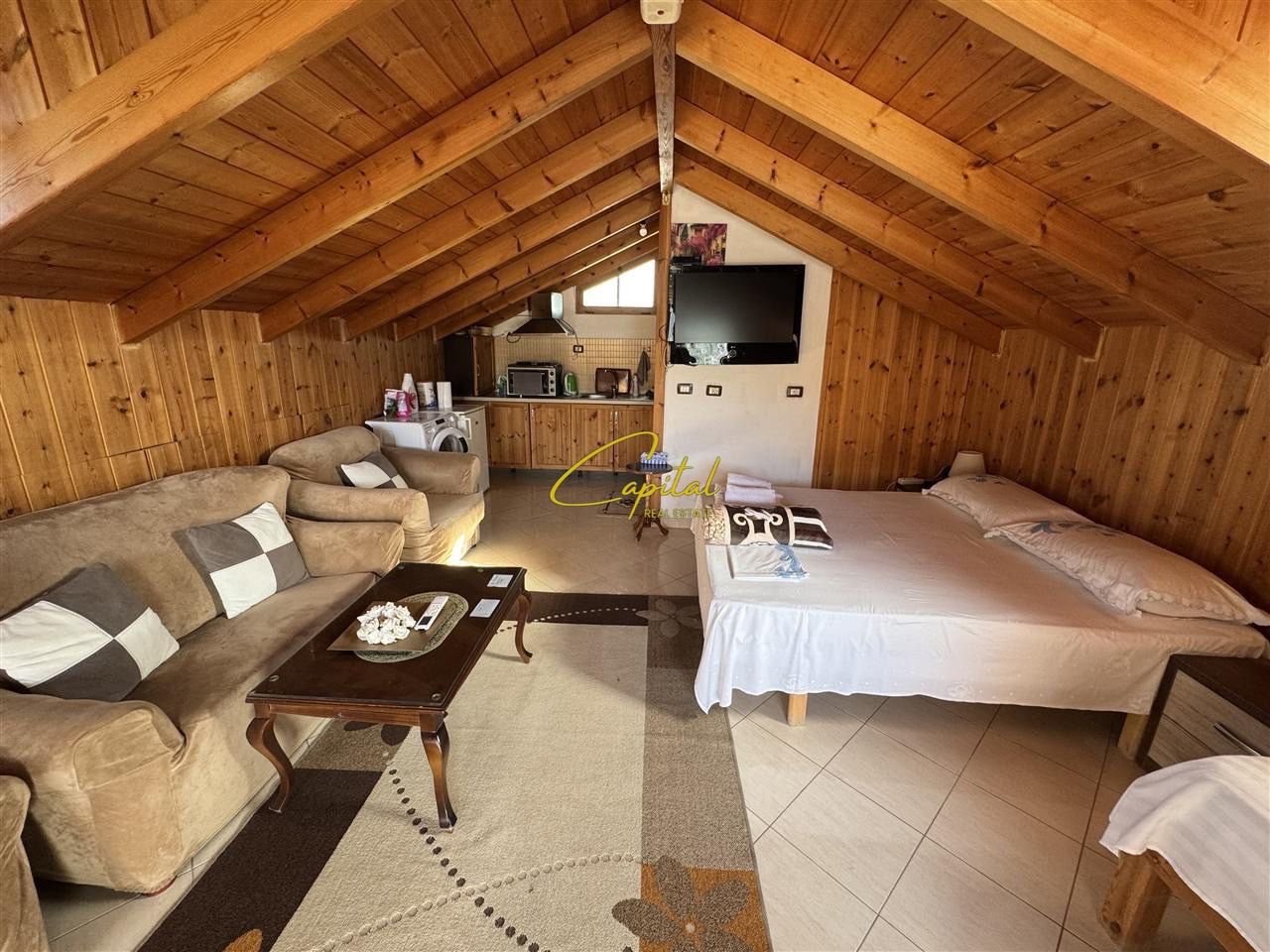 SHITET VILE PRIVATE 670 M2 BERAT 450.000 EURO