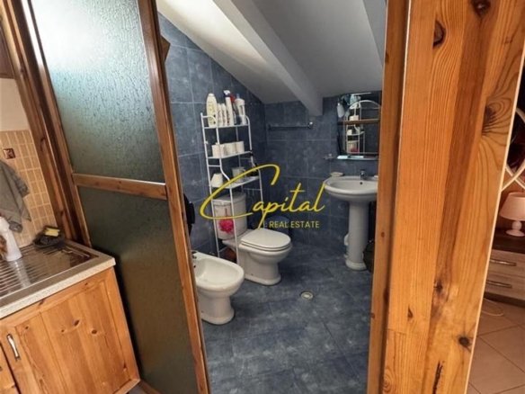 SHITET VILE PRIVATE 670 M2 BERAT 450.000 EURO