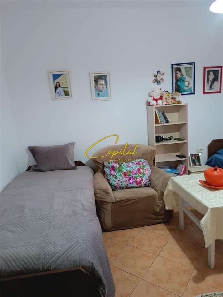 SHITET VILE PRIVATE 670 M2 BERAT 450.000 EURO