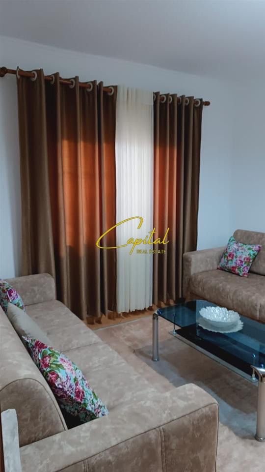 SHITET VILE PRIVATE 670 M2 BERAT 450.000 EURO