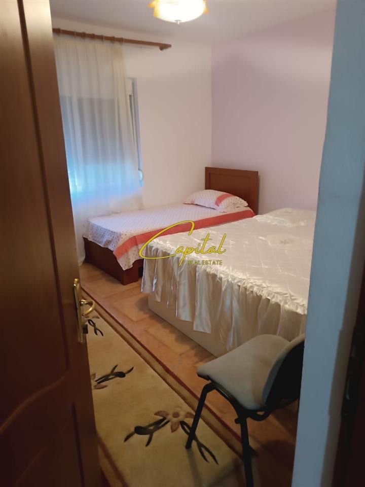 SHITET VILE PRIVATE 670 M2 BERAT 450.000 EURO
