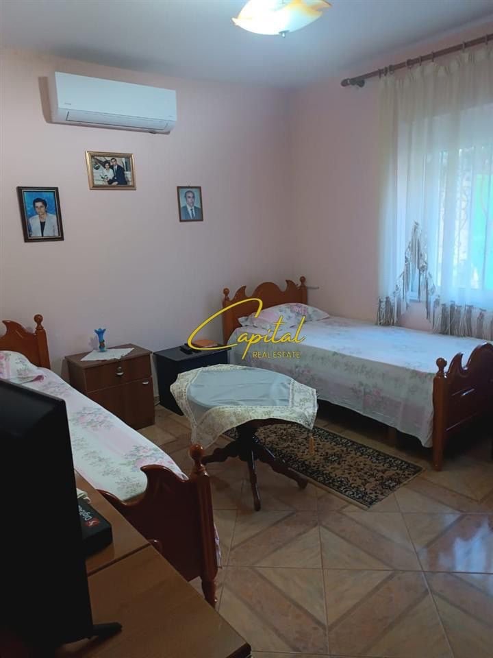SHITET VILE PRIVATE 670 M2 BERAT 450.000 EURO
