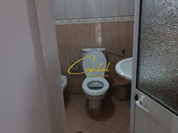 SHITET VILE PRIVATE 670 M2 BERAT 450.000 EURO