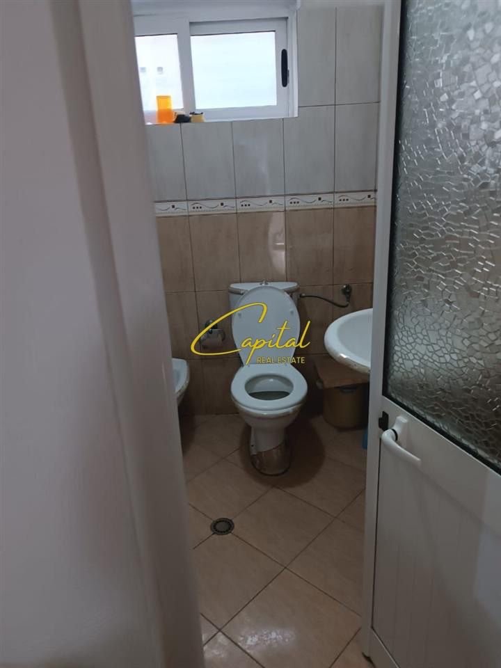 SHITET VILE PRIVATE 670 M2 BERAT 450.000 EURO