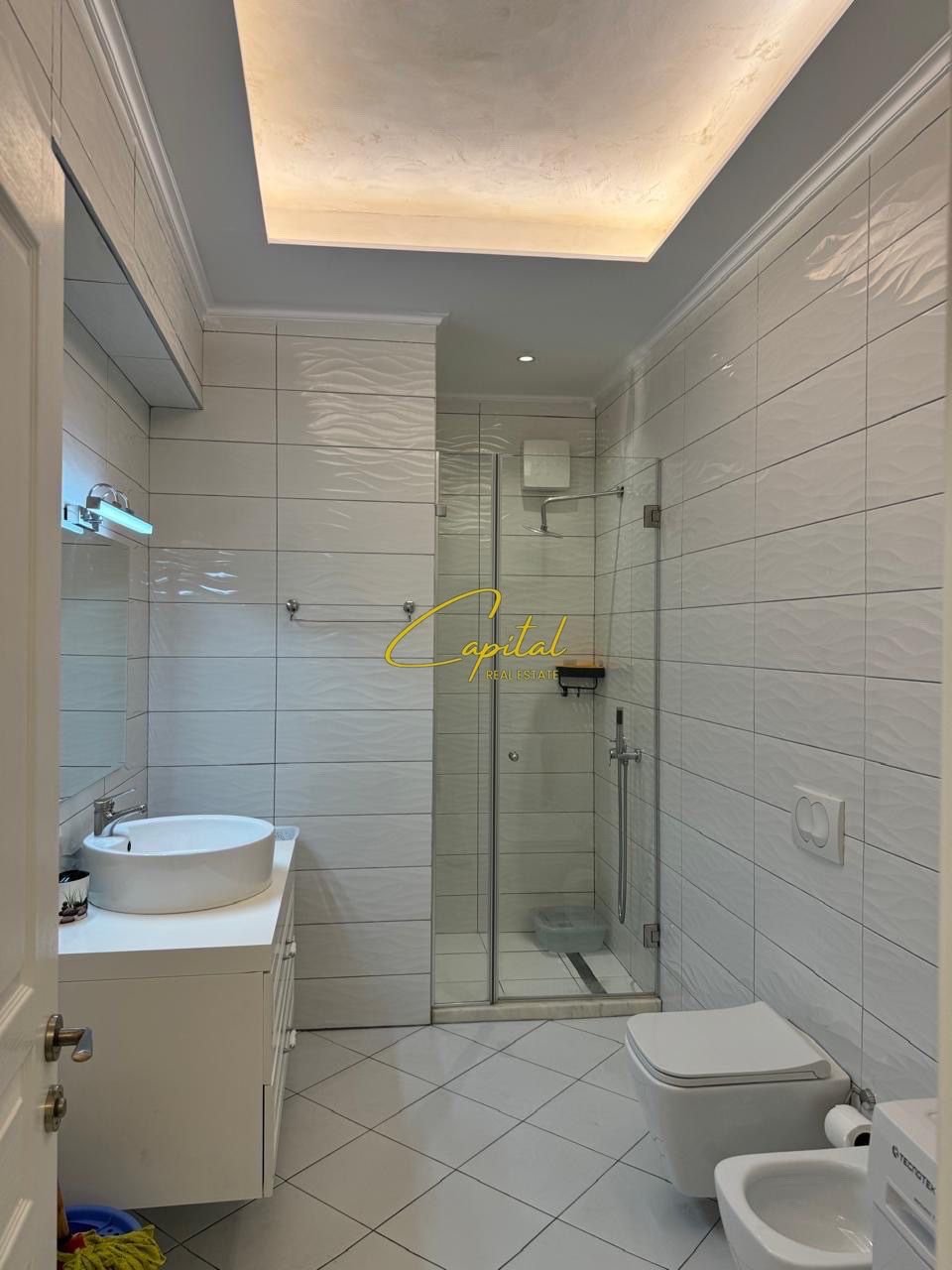 APARTAMENT ME QERA 2+1 KOMPLEKSI GOLDEN PARK 3 60.000 LEKE