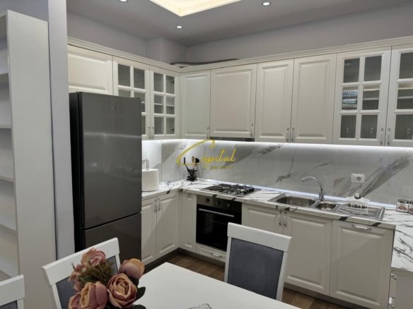APARTAMENT ME QERA 2+1 KOMPLEKSI GOLDEN PARK 3 60.000 LEKE