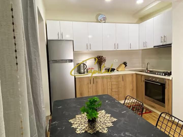 WhatsApp Image 2025-12-19 at 4.43.57 PM (1) APARTAMENT ME QERA 2+1 ISH TREGU ELEKTRIK 65.000 LEKE
