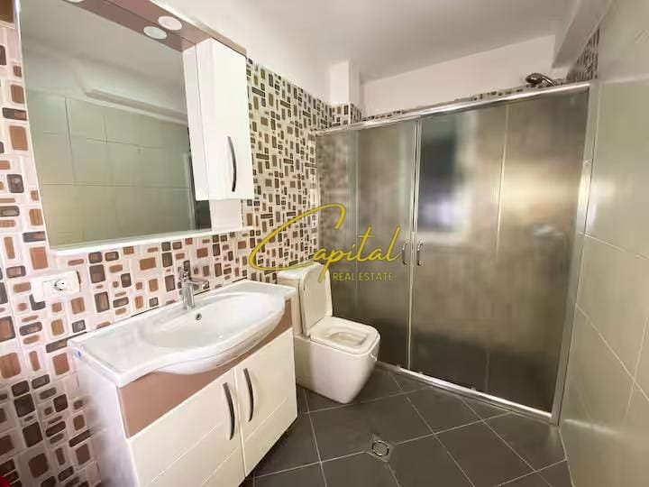 WhatsApp Image 2025-12-19 at 4.43.58 PM APARTAMENT ME QERA 2+1 ISH TREGU ELEKTRIK 65.000 LEKE