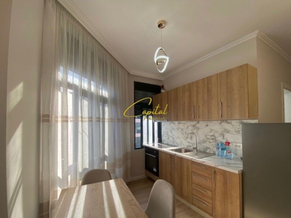 APARTAMENT ME QERA 1+1 21 DHJETORI 55.000 LEKE