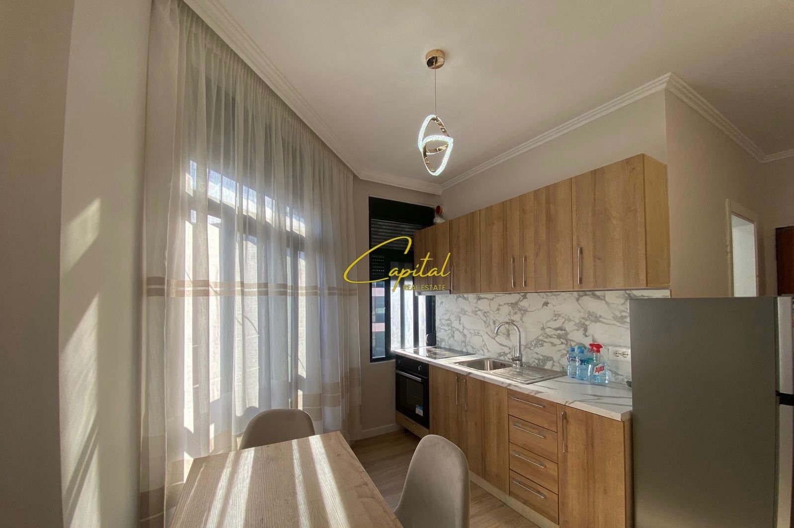 APARTAMENT ME QERA 1+1 21 DHJETORI 55.000 LEKE