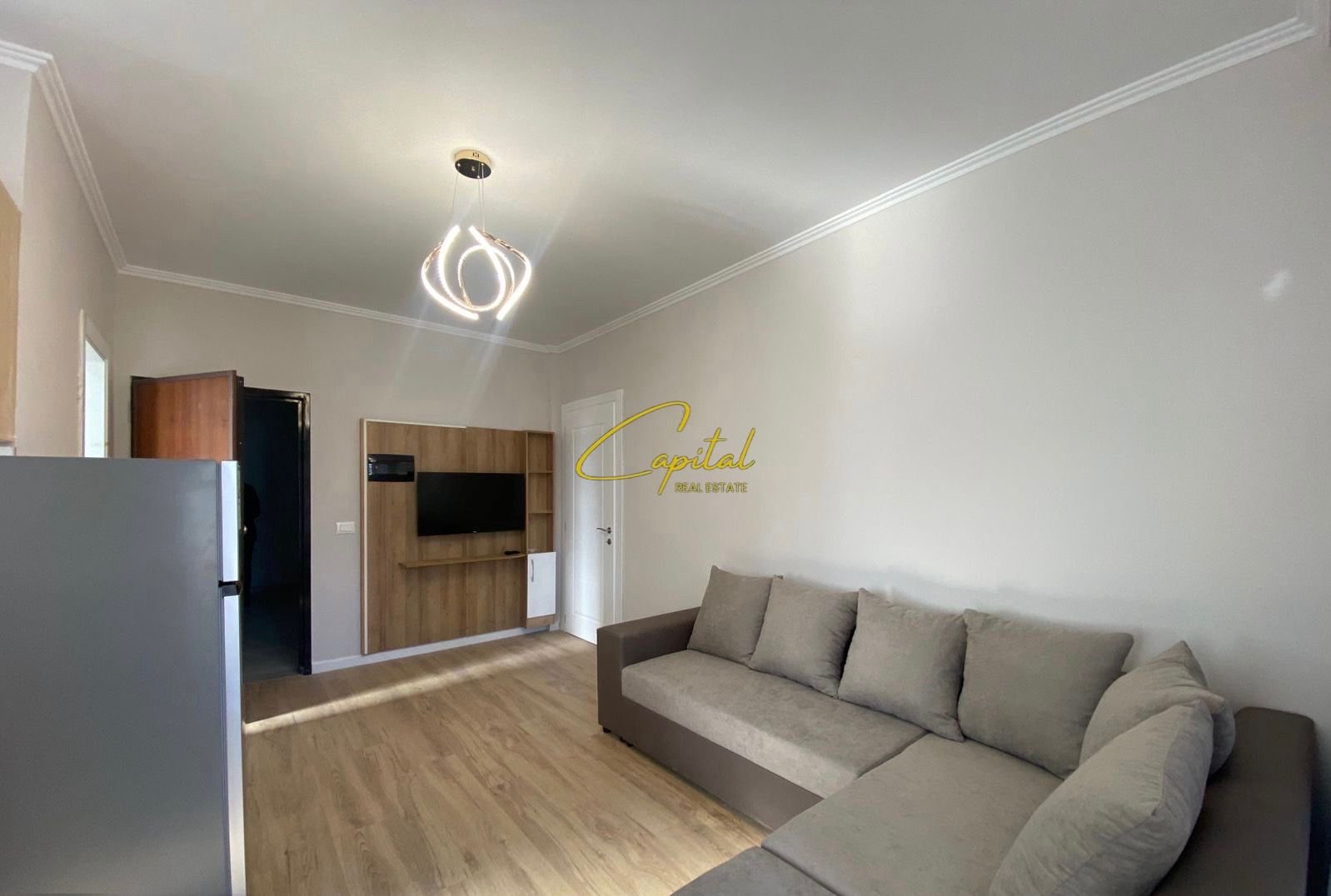 APARTAMENT ME QERA 1+1 21 DHJETORI 55.000 LEKE