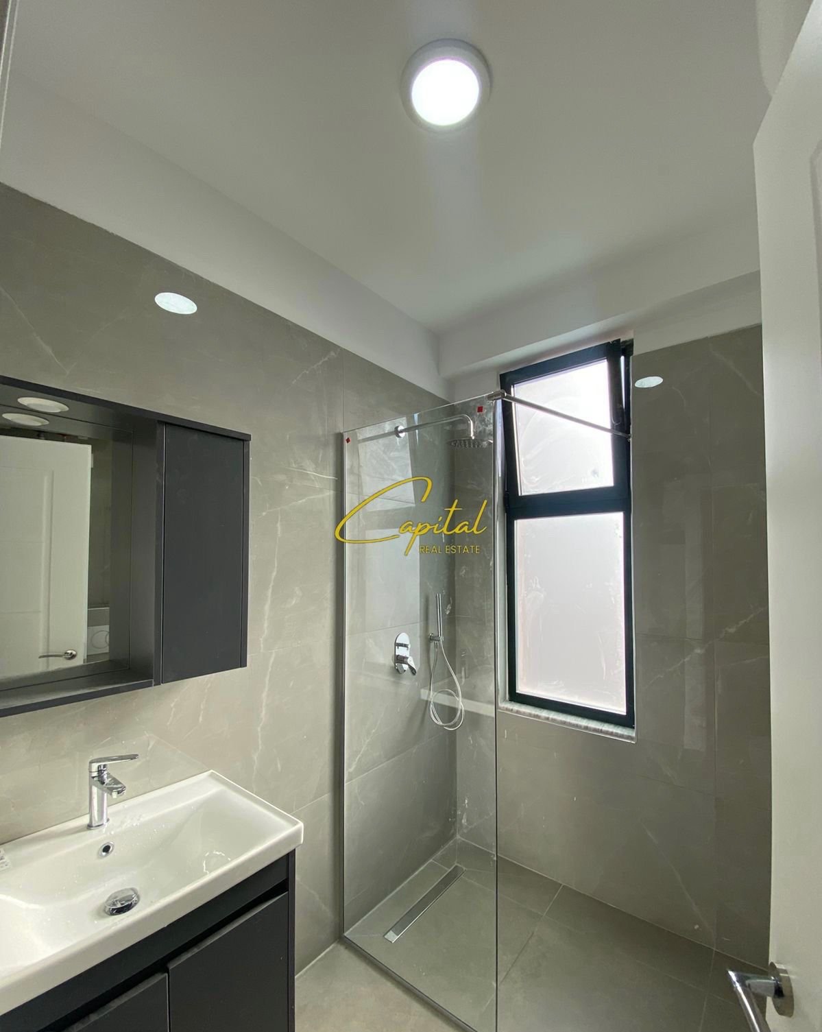 APARTAMENT ME QERA 1+1 21 DHJETORI 55.000 LEKE
