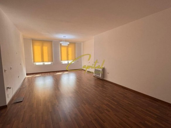ZYRE ME QERA 60 M2 STADIUMI AIR ALBANIA 750 EURO
