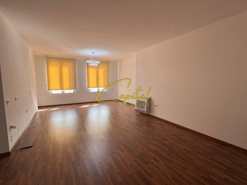 ZYRE ME QERA 60 M2 STADIUMI AIR ALBANIA 750 EURO