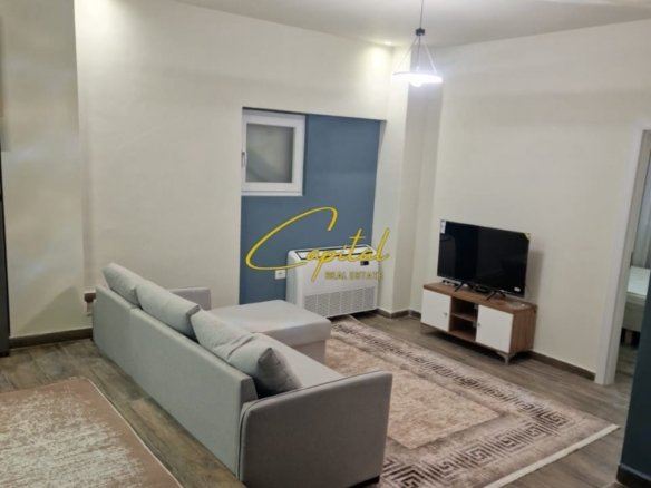 APARTAMENT ME QERA 2+1 ISH STACIONI TRENIT 700 EURO