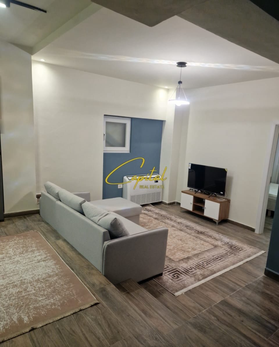 APARTAMENT ME QERA 2+1 ISH STACIONI TRENIT 700 EURO