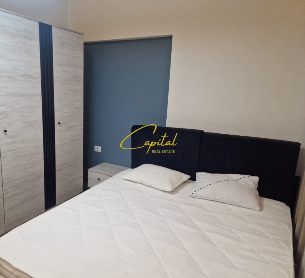 APARTAMENT ME QERA 2+1 ISH STACIONI TRENIT 700 EURO