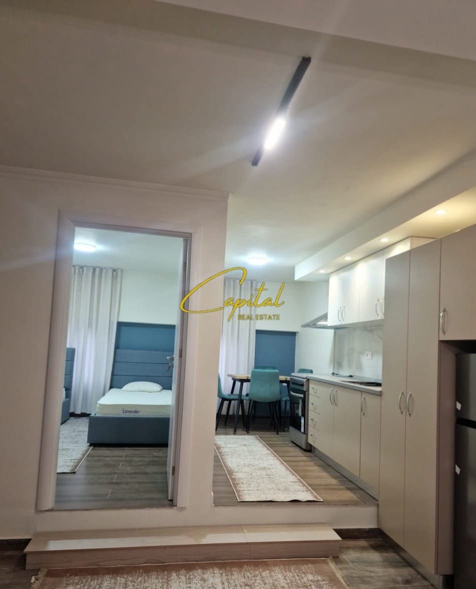 APARTAMENT ME QERA 2+1 ISH STACIONI TRENIT 700 EURO