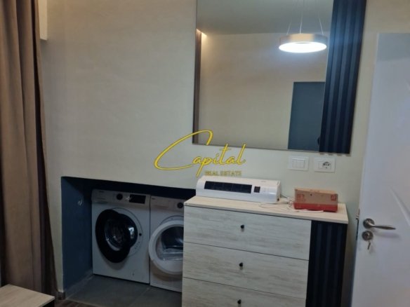 APARTAMENT ME QERA 2+1 ISH STACIONI TRENIT 700 EURO