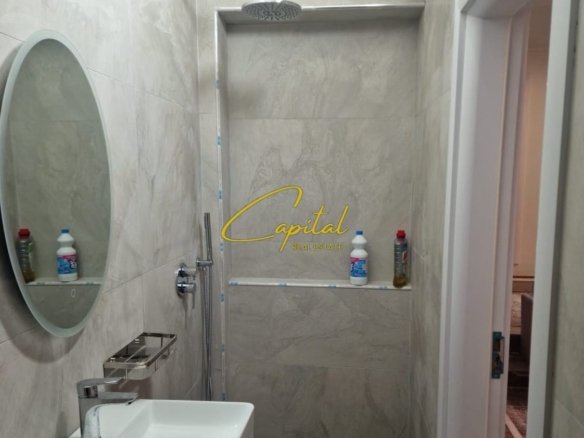 APARTAMENT ME QERA 2+1 ISH STACIONI TRENIT 700 EURO