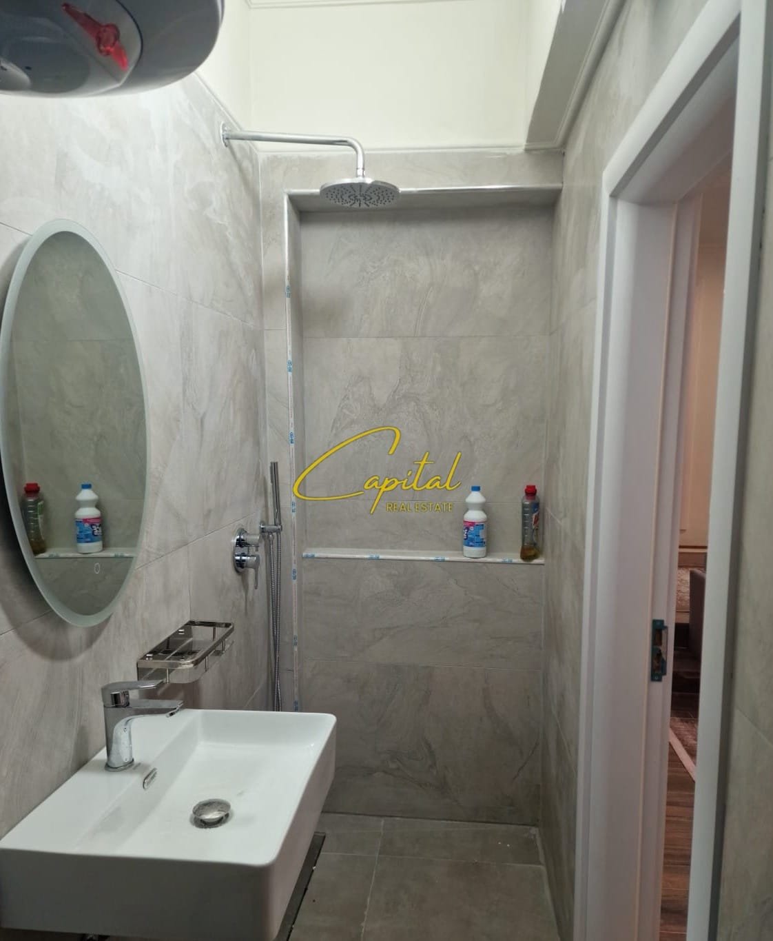 APARTAMENT ME QERA 2+1 ISH STACIONI TRENIT 700 EURO